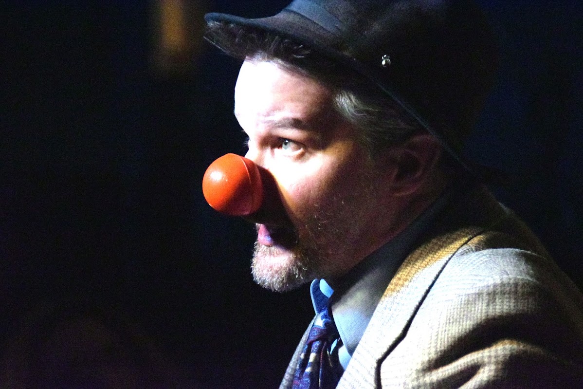 CLOWN BAR